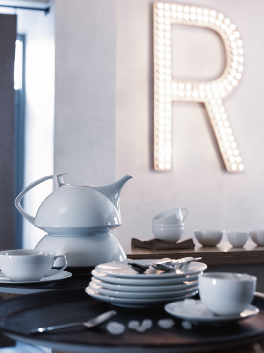 Porcelanowy dzbanek do herbaty TAC Gropius Rosenthal