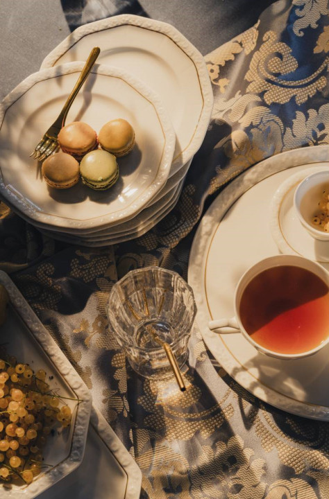 Porcelanowa filiżanka do herbaty Maria Goldlinie Rosenthal