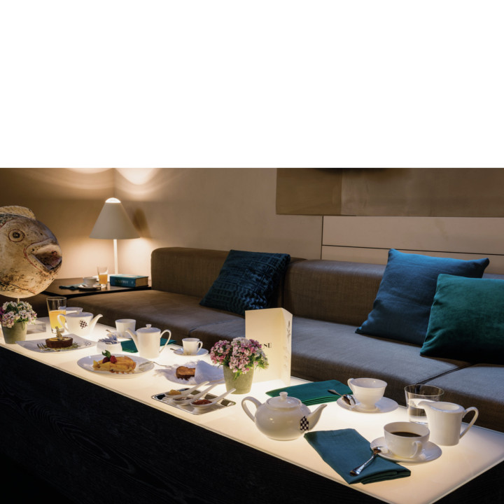 Porcelanowy mlecznik Jade Rosenthal