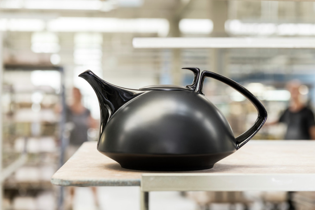 Porcelanowy dzbanek do herbaty TAC Black Gropius Rosenthal